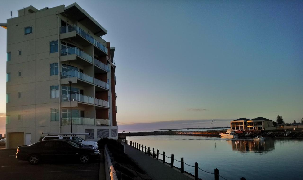 Wallaroo Marina Executive Apartments Екстер'єр фото